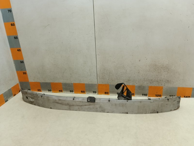 Усилитель переднего бампера