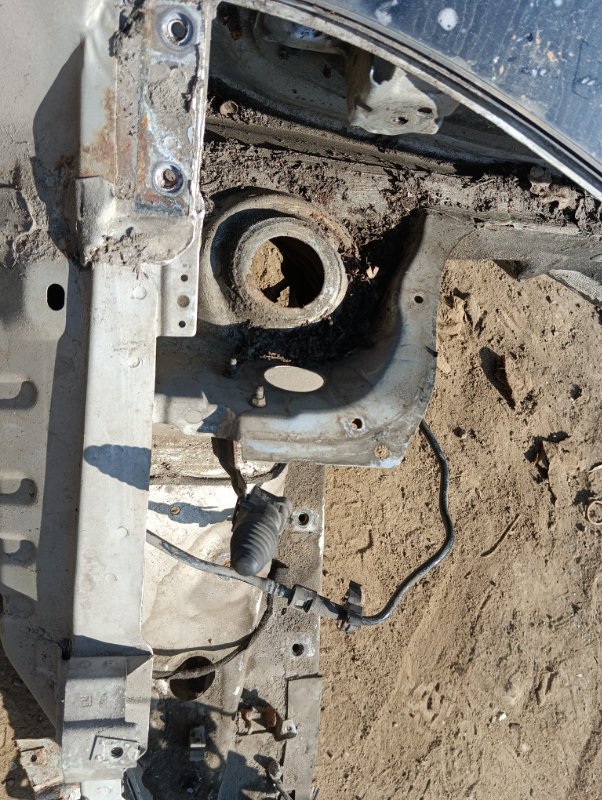 Лонжерон передний правый