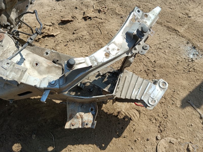 Лонжерон передний правый