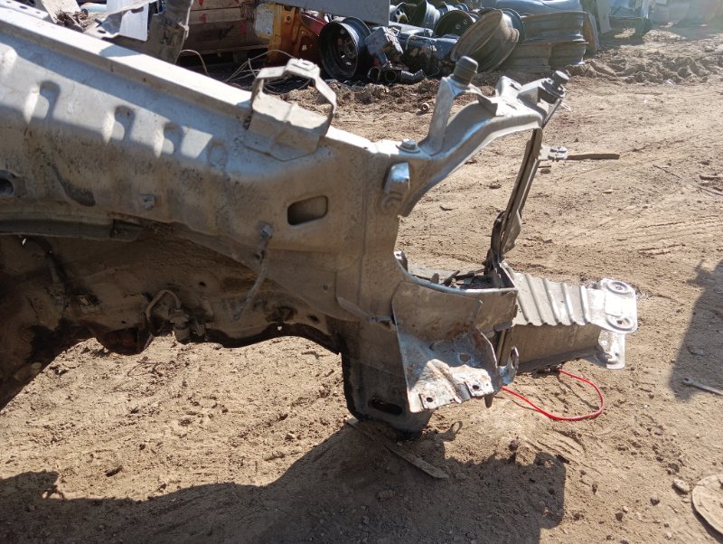 Лонжерон передний правый