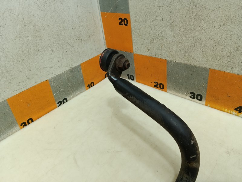 Стабилизатор передний