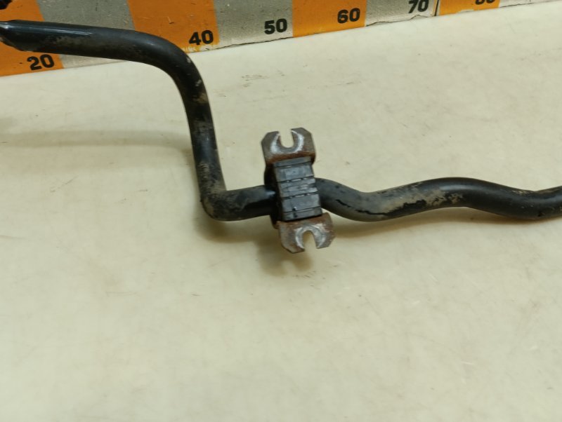 Стабилизатор передний