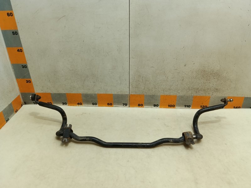 Стабилизатор передний