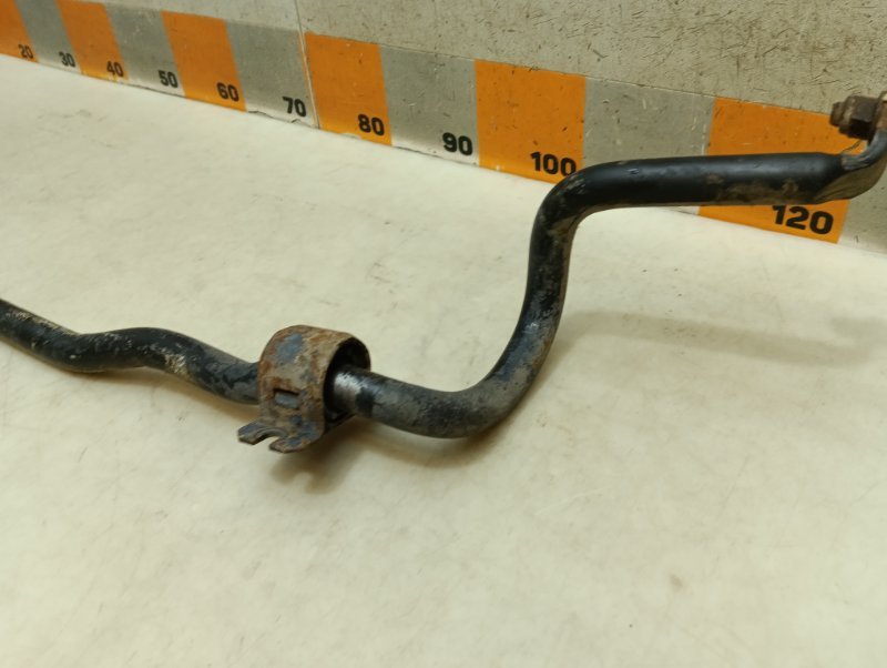 Стабилизатор передний