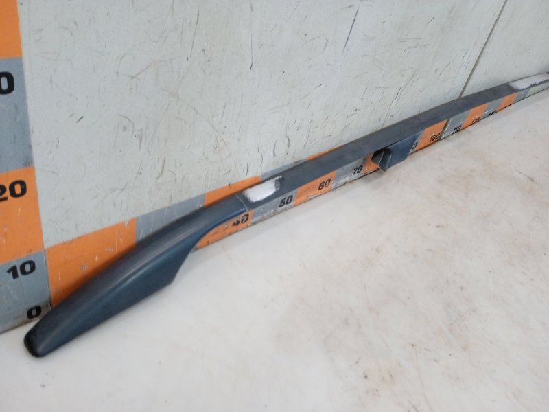 Рейлинг (релинг) правый (планка на крышу)