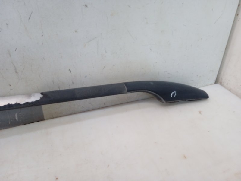 Рейлинг (релинг) правый (планка на крышу)