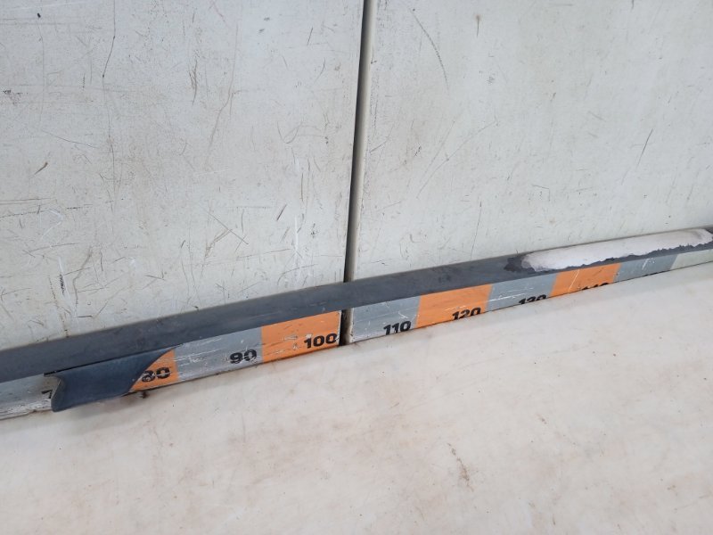 Рейлинг (релинг) правый (планка на крышу)