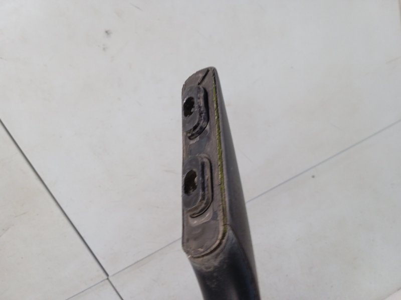 Рейлинг (релинг) левый (планка на крышу)