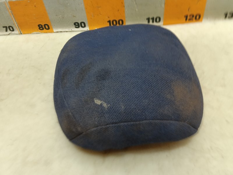 Подголовник сиденья