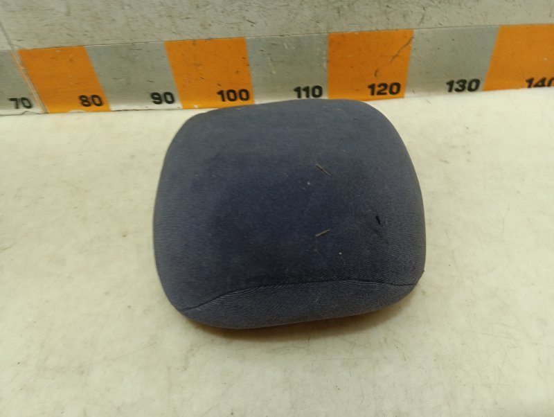 Подголовник сиденья