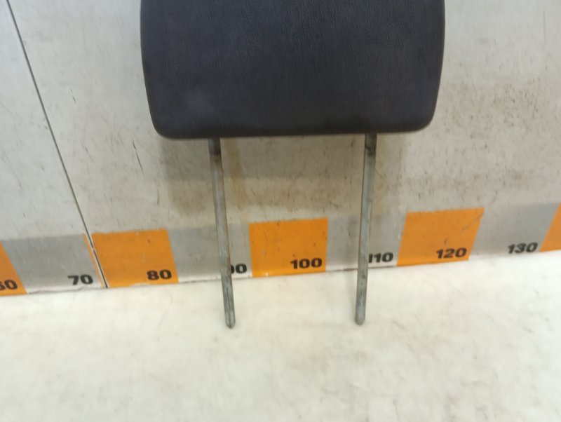 Подголовник сиденья