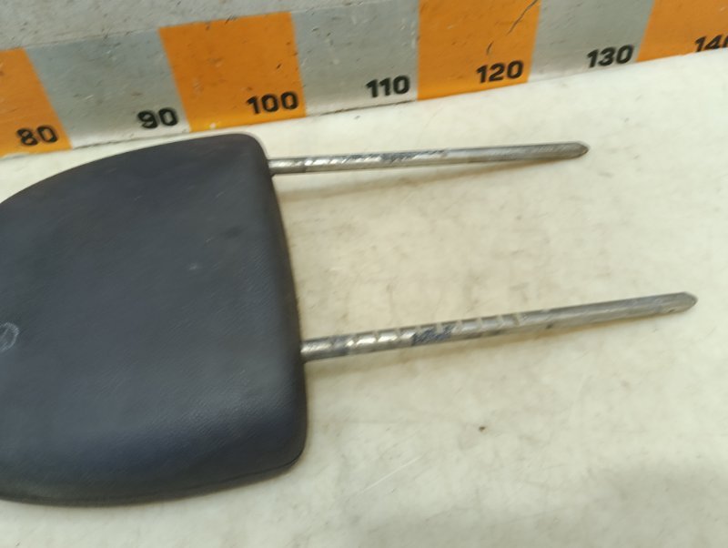 Подголовник сиденья