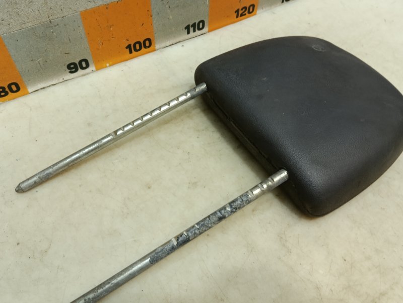 Подголовник сиденья