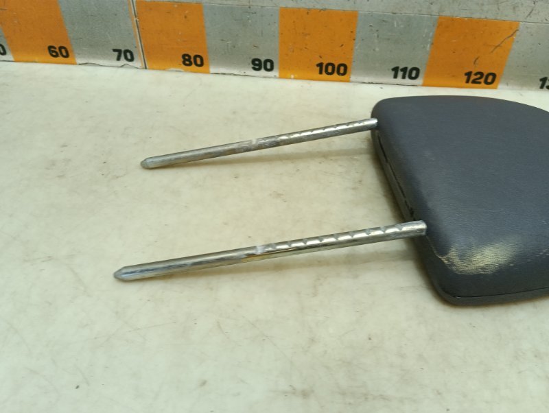 Подголовник сиденья