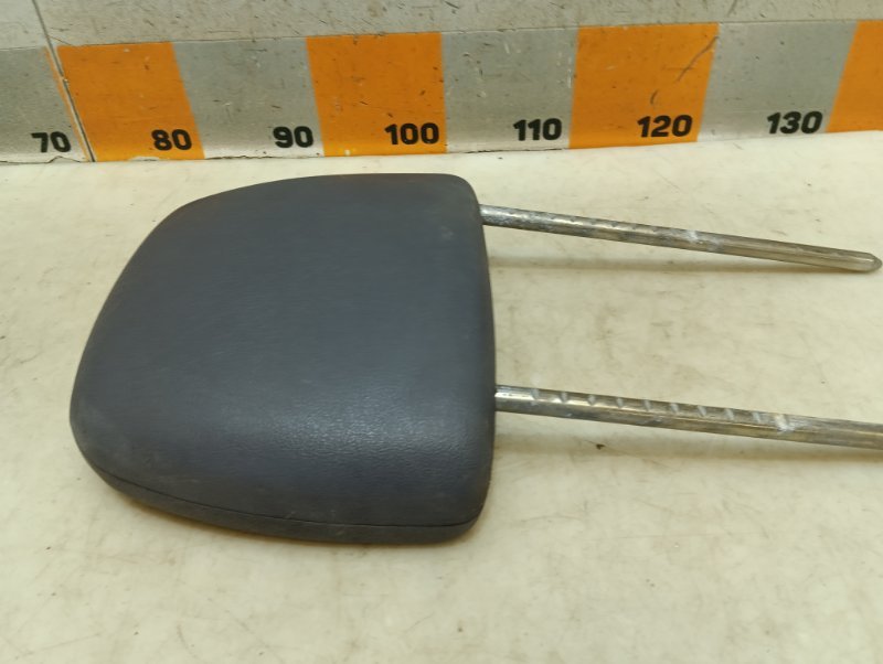 Подголовник сиденья