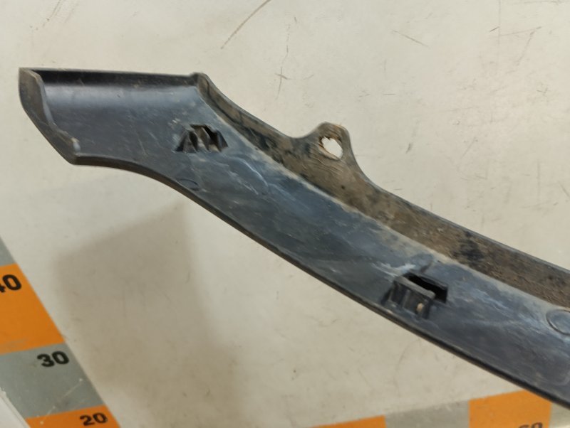 Накладка переднего крыла правого