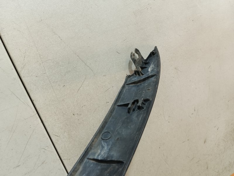 Накладка переднего крыла правого