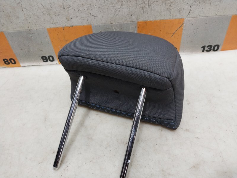 Подголовник сиденья