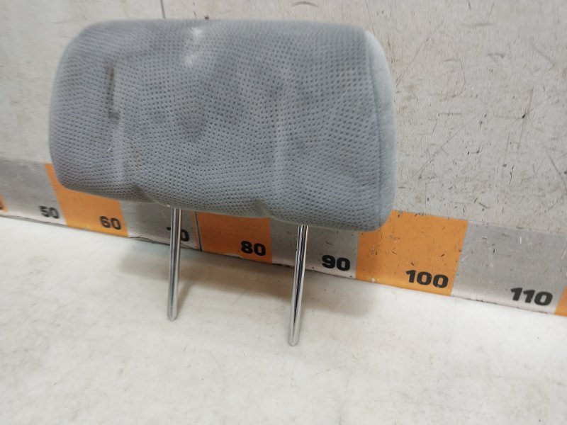 Подголовник сиденья