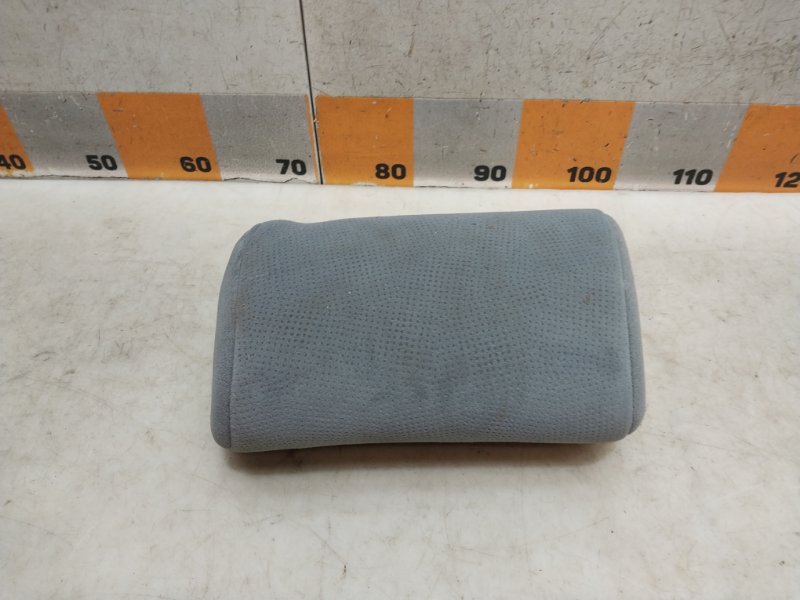 Подголовник сиденья