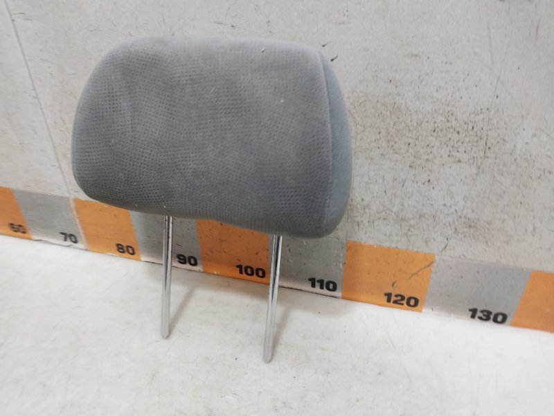 Подголовник сиденья