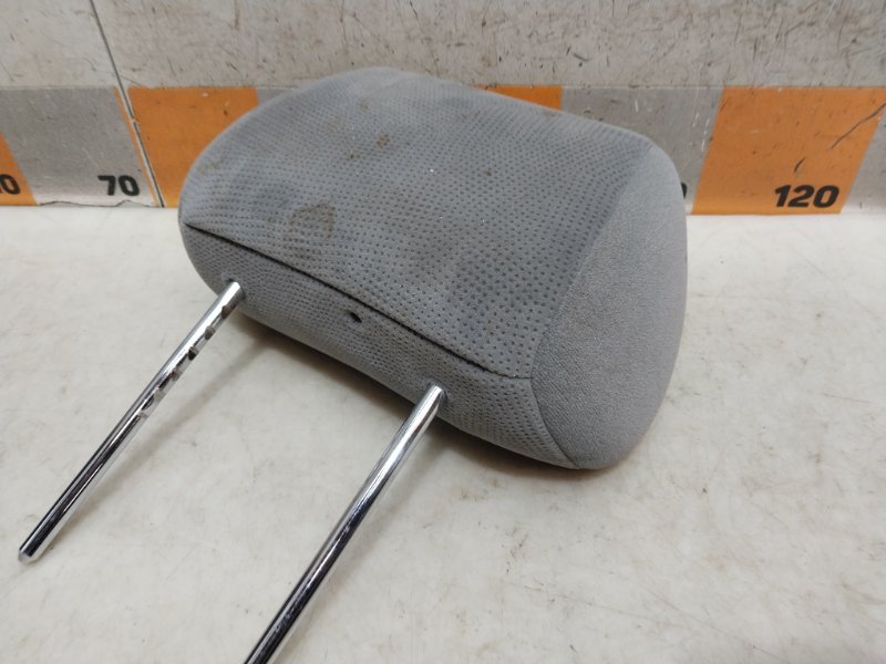 Подголовник сиденья