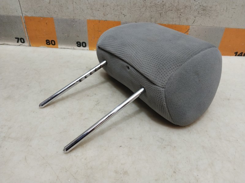 Подголовник сиденья