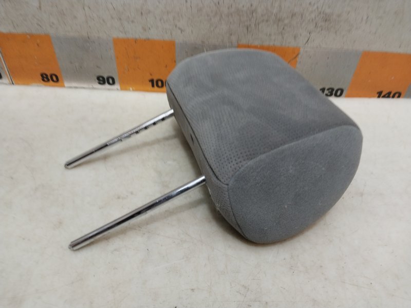 Подголовник сиденья