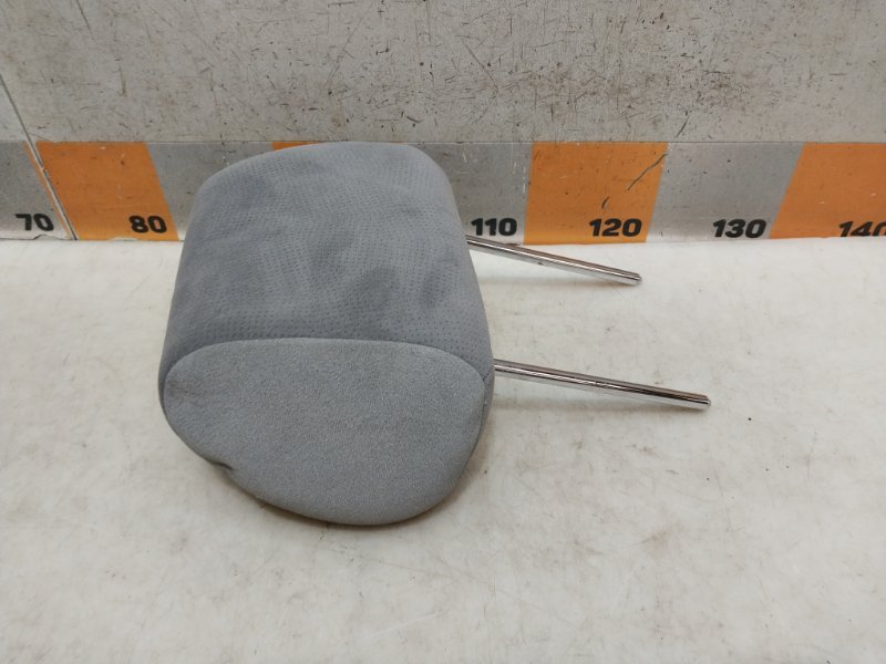 Подголовник сиденья