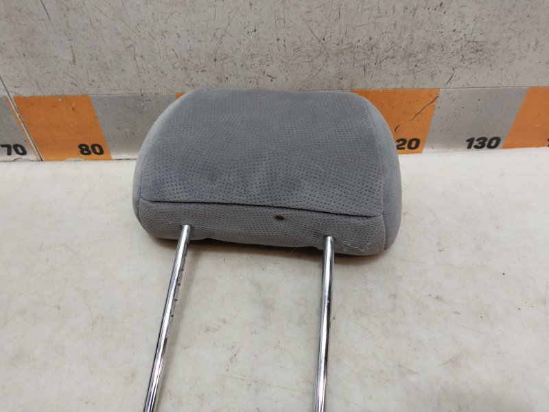 Подголовник сиденья