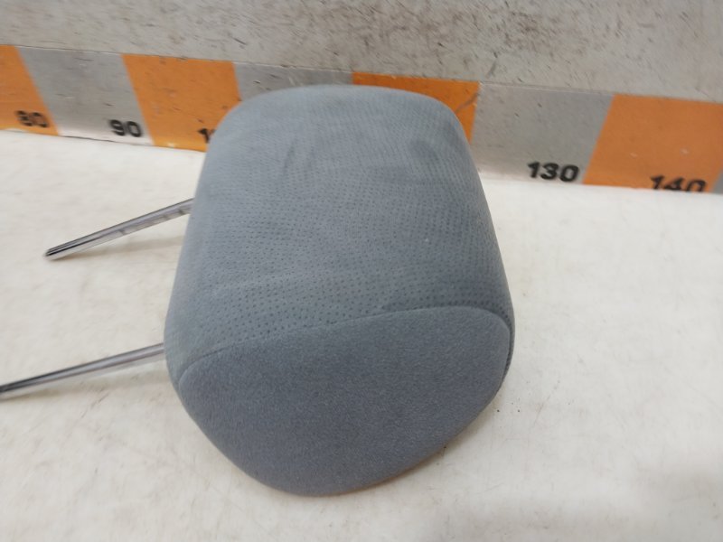 Подголовник сиденья