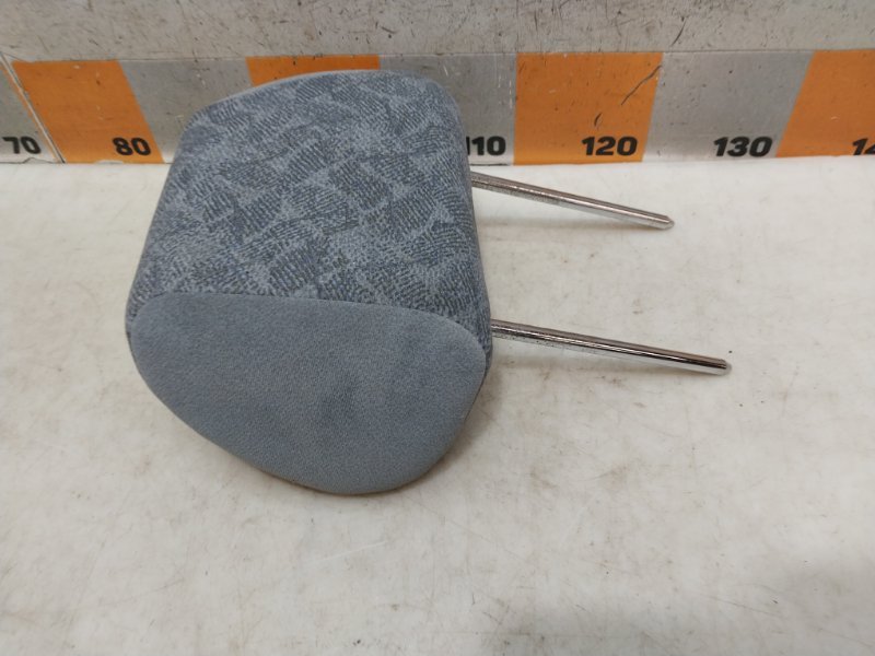 Подголовник сиденья