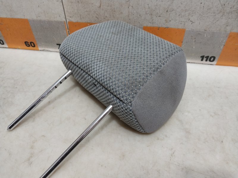 Подголовник сиденья