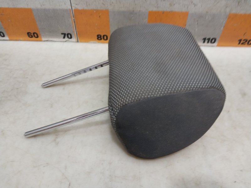 Подголовник сиденья