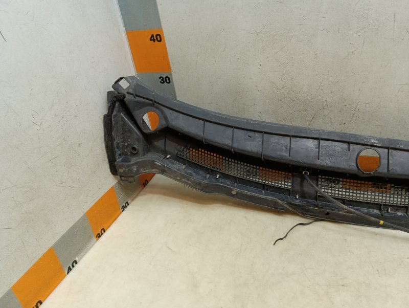 Решетка стеклоочистителей (Жабо)