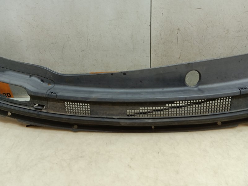 Решетка стеклоочистителей (Жабо)