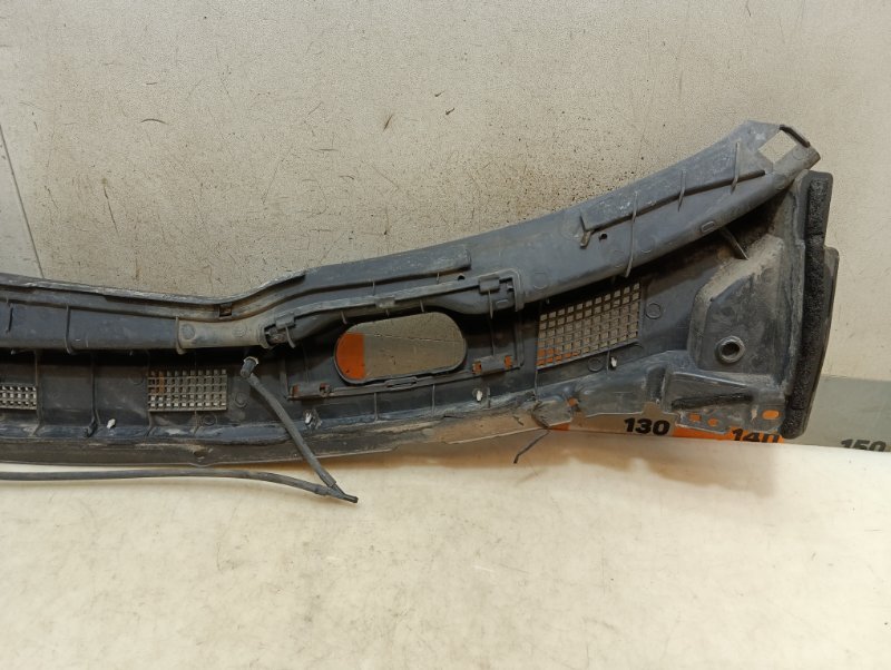 Решетка стеклоочистителей (Жабо)