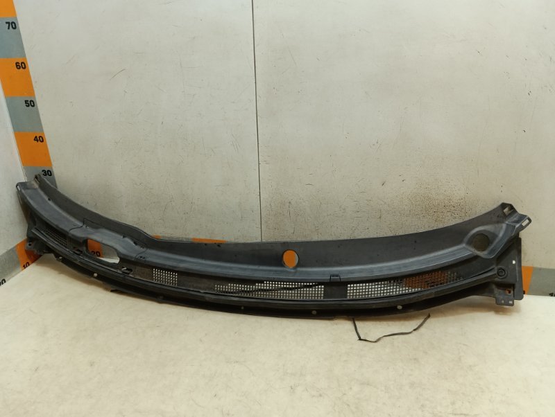 Решетка стеклоочистителей (Жабо)