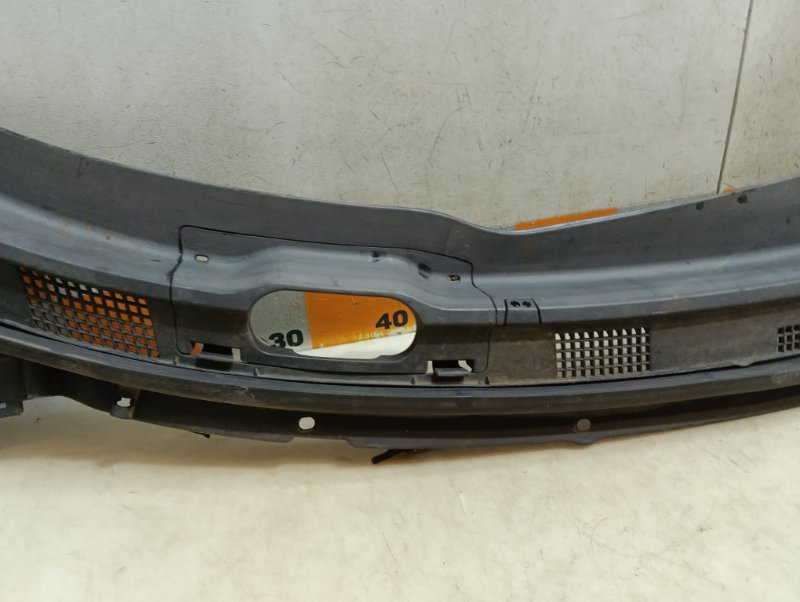 Решетка стеклоочистителей (Жабо)