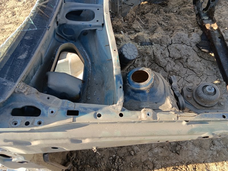 Лонжерон передний правый