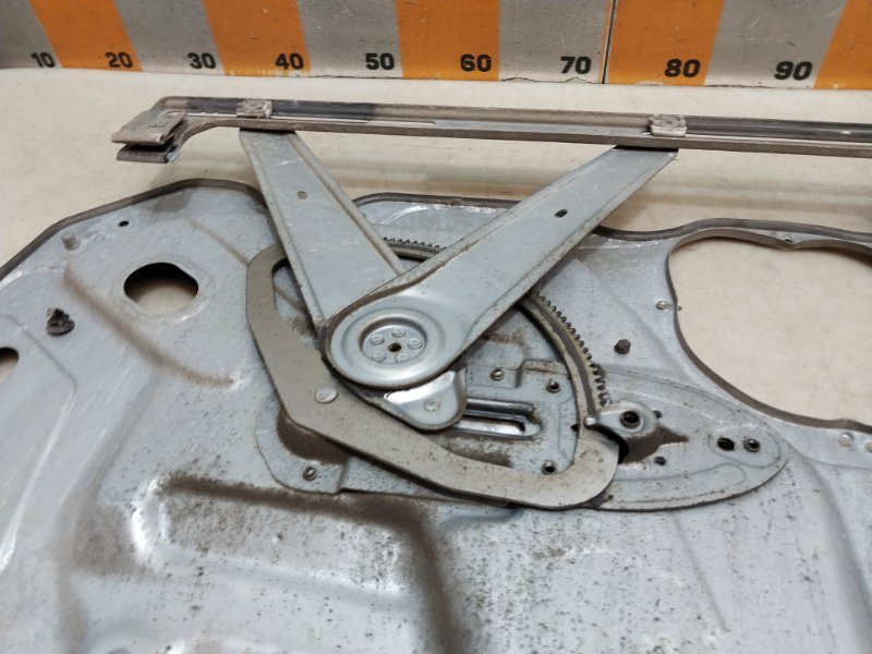 Стеклоподъемник электр. передний левый