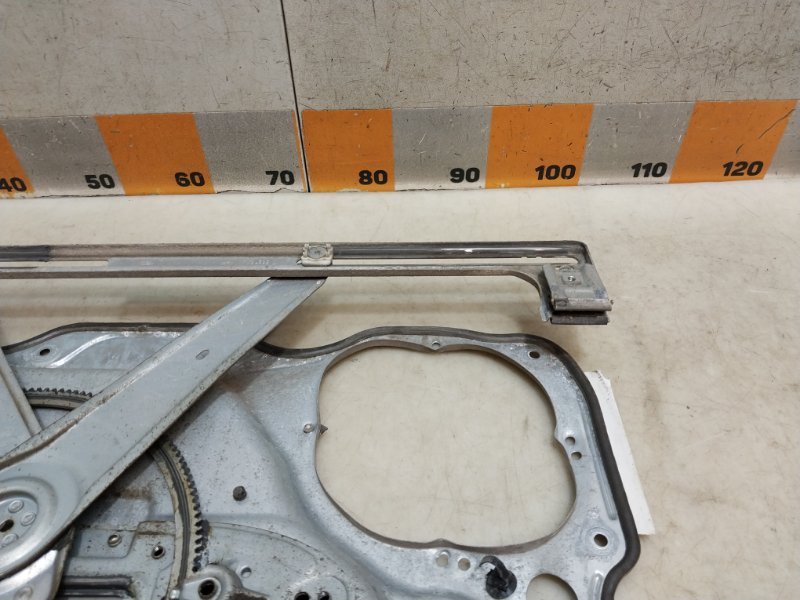 Стеклоподъемник электр. передний левый