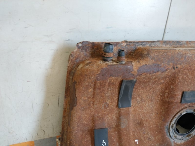 Бак топливный