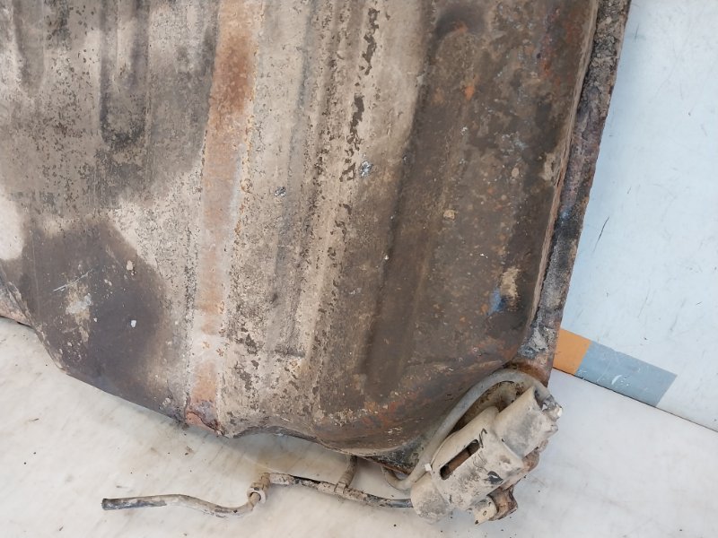 Бак топливный