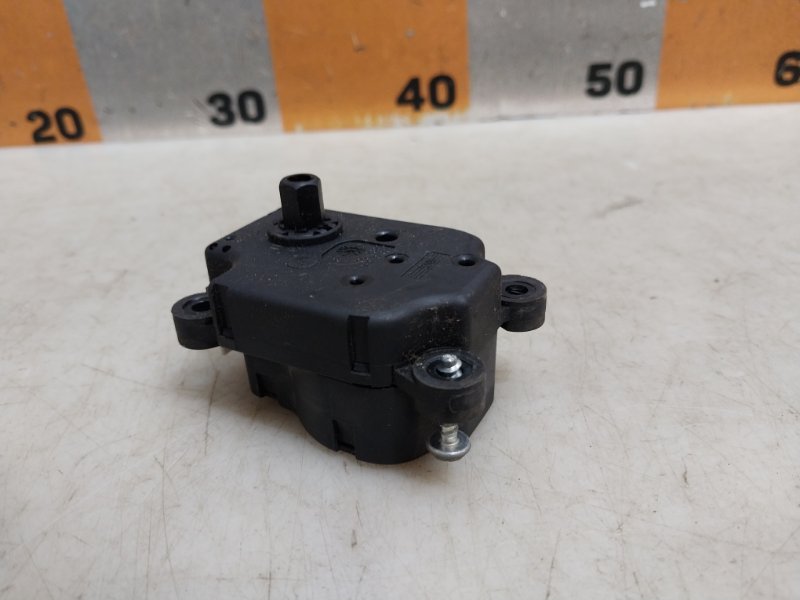 Моторчик заслонки печки