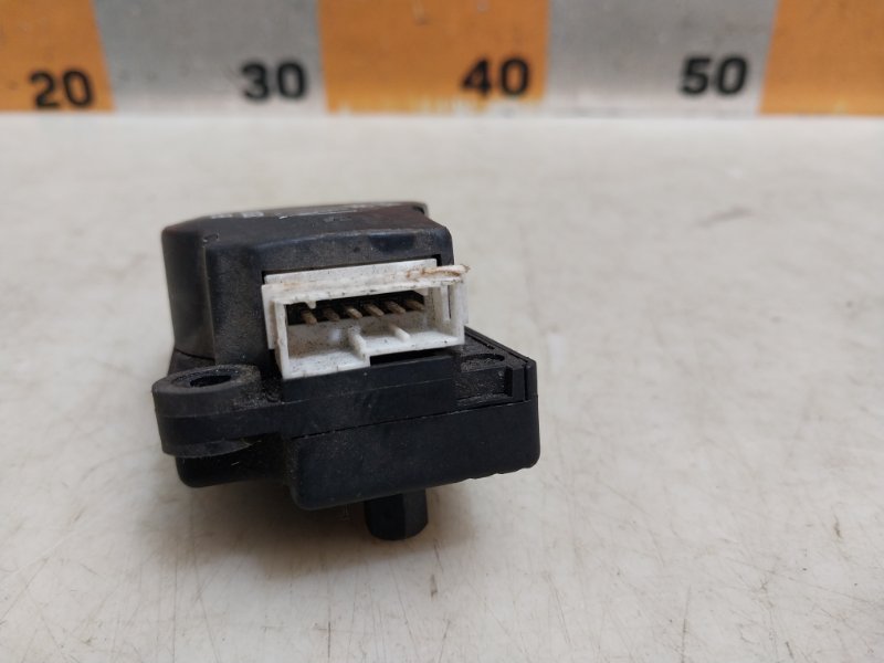 Моторчик заслонки печки