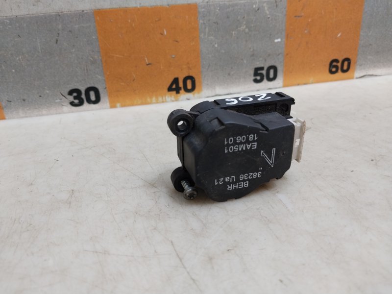 Моторчик заслонки печки