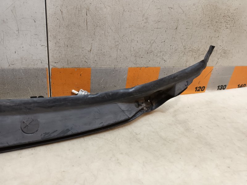 Планка под лобовое стекло