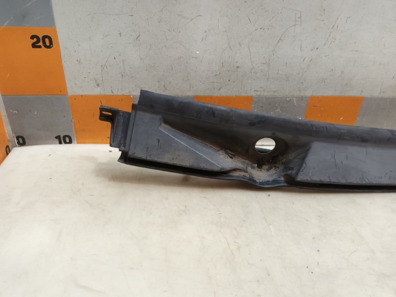 Планка под лобовое стекло