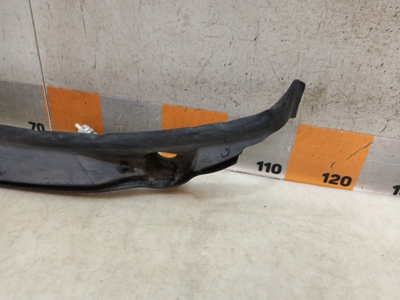 Планка под лобовое стекло